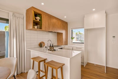 /international/nz/48-moire-road-massey-waitakere-city-380066110669/