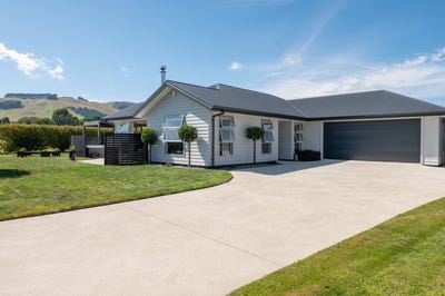 /international/nz/1-kahikatea-drive-kinloch-taupo-380066116025/