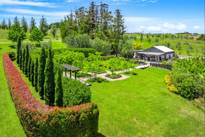 /international/nz/97-monarch-downs-way-matakana-rodney-380066115085/