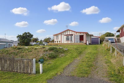 /international/nz/84-park-avenue-waitarere-beach-horowhenua-380066109278/
