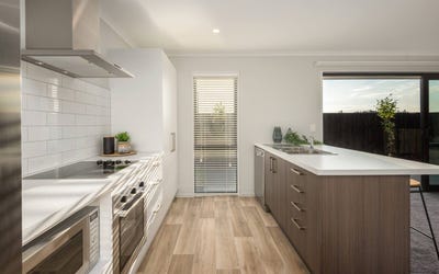 /international/nz/helensville-rodney-380066102666/