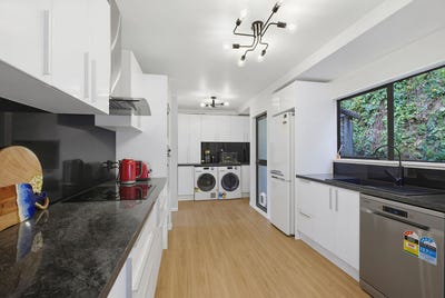 /international/nz/9-westwood-road-tawa-wellington-city-380066124534/