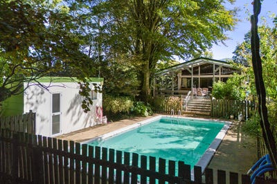 /international/nz/consols-street-waihi-hauraki-380066103234/