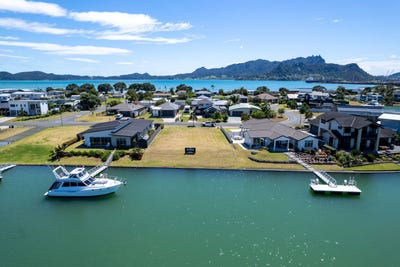 /international/nz/16-finch-street-one-tree-point-whangarei-380066117224/