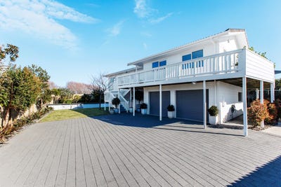 /international/nz/66-fishermans-drive-coastlands-whakatane-380066180528/