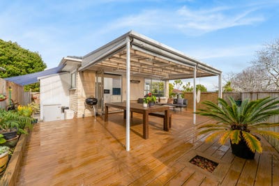 /international/nz/14-valley-view-road-glenfield-north-shore-city-380066119840/