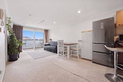 /international/nz/26-remuera-road-newmarket-auckland-city-380066179510/