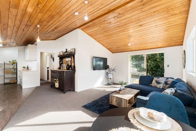 /international/nz/glendene-waitakere-city-380066104780/