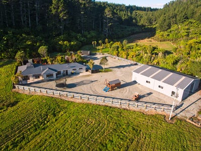 /international/nz/169-coulson-road-paroa-grey-380066104215/