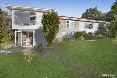 /international/nz/13-wilmshurst-place-tawa-wellington-city-380066112257/