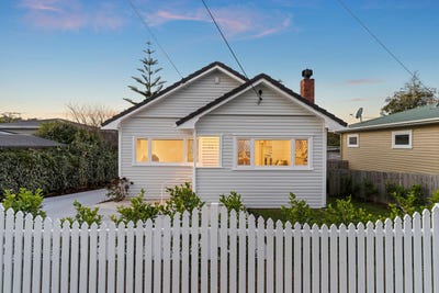 /international/nz/52-beach-haven-road-beach-haven-north-shore-city-380066099437/