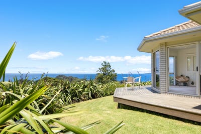/international/nz/172-cape-rodney-road-leigh-rodney-380066103145/