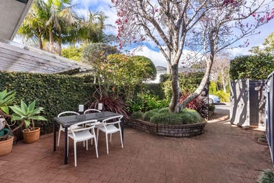 /international/nz/1-saratoga-avenue-herne-bay-auckland-city-380066183286/