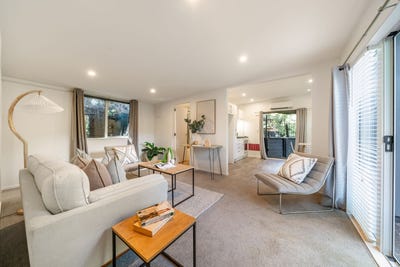 /international/nz/90-blue-mountains-road-pinehaven-upper-hutt-city-380066108822/