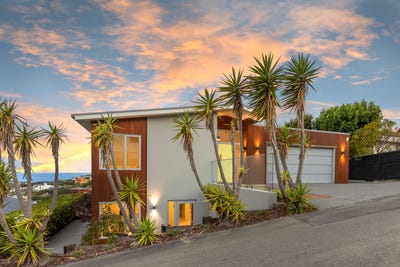 /international/nz/22-drayton-drive-mount-pleasant-christchurch-city-380066106848/