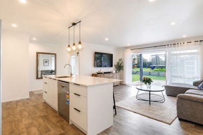 /international/nz/147-devon-street-west-hillcrest-hamilton-city-380066168001/