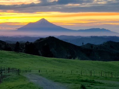 /international/nz/tawhiwhi-road-pohokura-and-surrounds-stratford-380066086377/