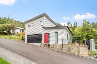 /international/nz/9-lowry-heights-stokes-valley-lower-hutt-city-380066120657/