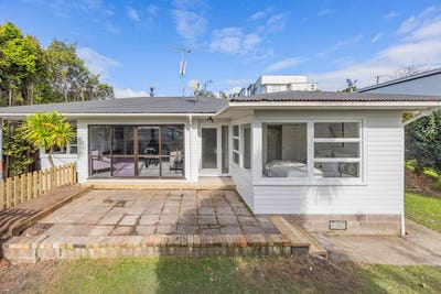 /international/nz/221-wairau-road-totara-vale-north-shore-city-380066175893/