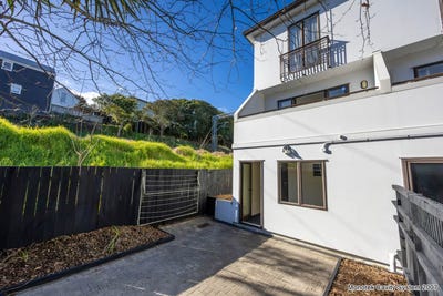 /international/nz/27-rossmay-terrace-mount-eden-auckland-city-380066185009/