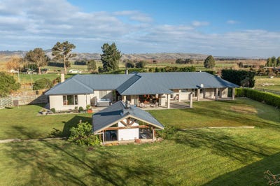 /international/nz/280-tirohanga-road-north-taieri-dunedin-city-380066182716/