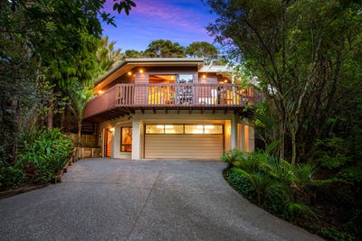 /international/nz/728-west-coast-road-oratia-waitakere-city-380066096687/