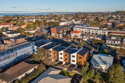 /international/nz/belmont-north-shore-city-380066079634/