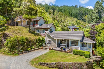 /international/nz/85-elmslie-road-pinehaven-upper-hutt-city-380066089591/