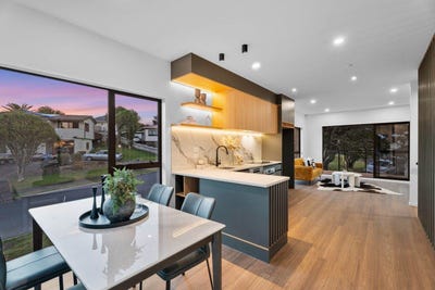 /international/nz/west-harbour-waitakere-city-380066167065/