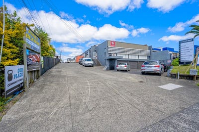 /international/nz/henderson-waitakere-city-380066147637/