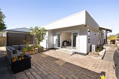/international/nz/gillies-avenue-claudelands-waikato-380066097955/
