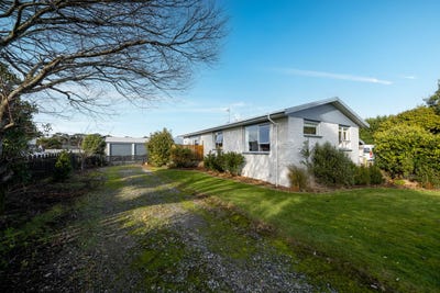 /international/nz/19-peace-street-tuatapere-southland-380066104057/