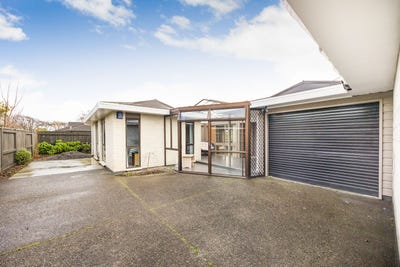 /international/nz/awapuni-palmerston-north-city-380066169079/