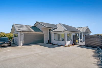 /international/nz/242-hillcrest-road-wainui-gisborne-380066116150/