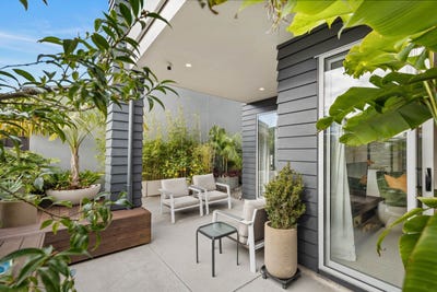 /international/nz/hobsonville-waitakere-city-380066103877/