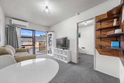 /international/nz/85-edmonton-road-henderson-waitakere-city-380066108616/