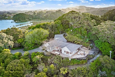 /international/nz/596-leigh-road-whangateau-rodney-380066093484/