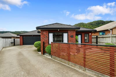 /international/nz/23-sun-valley-grove-wainuiomata-lower-hutt-city-380066167677/