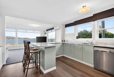 /international/nz/51-london-road-korokoro-lower-hutt-city-380066123483/