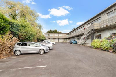 /international/nz/30-bellevue-road-mount-eden-auckland-city-380066077050/