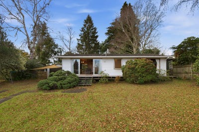 /international/nz/4-irwin-place-kinloch-taupo-380066097826/