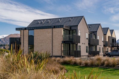 /international/nz/wanaka-central-otago-lakes-district-380066117755/