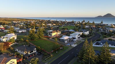 /international/nz/9-ocean-view-road-coastlands-whakatane-380066123857/