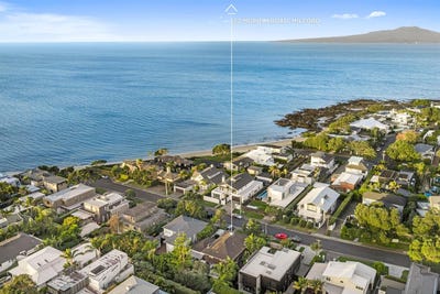 /international/nz/milford-north-shore-city-380066118891/