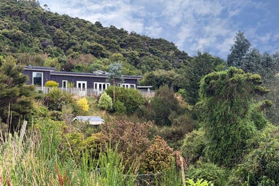 /international/nz/521-mount-cargill-road-waitati-dunedin-city-380066122270/