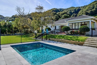 /international/nz/68-cheviot-road-lowry-bay-eastbourne-lower-hutt-city-380066108099/