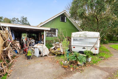 /international/nz/heatherlea-street-outer-kaiti-gisborne-380066105479/