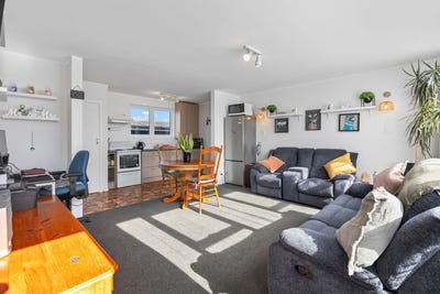 /international/nz/55-apu-crescent-lyall-bay-wellington-city-380066101320/