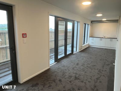 /international/nz/1-lake-bryndwr-lane-burnside-christchurch-city-380066148641/