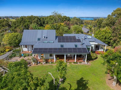 /international/nz/22-muncastor-road-snells-beach-rodney-380066080249/